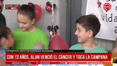 Alan toc&oacute; la campana de la esperanza tras finalizar el tratamiento contra el c&aacute;ncer